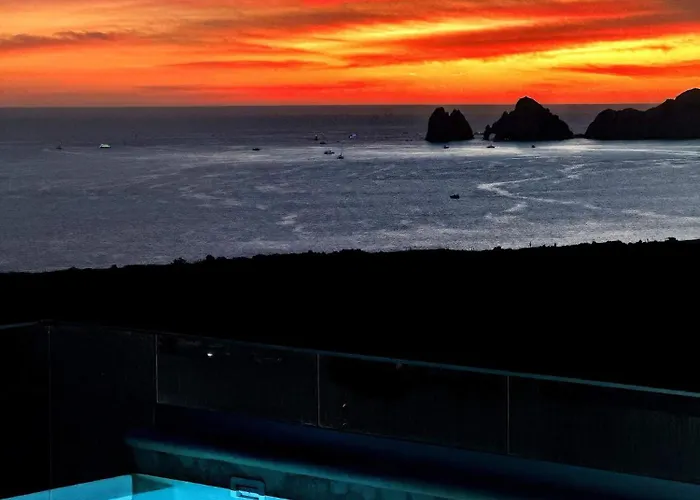 Apartment 1st Floor Sea Views And Rooftop Access To The Views In Cabo *