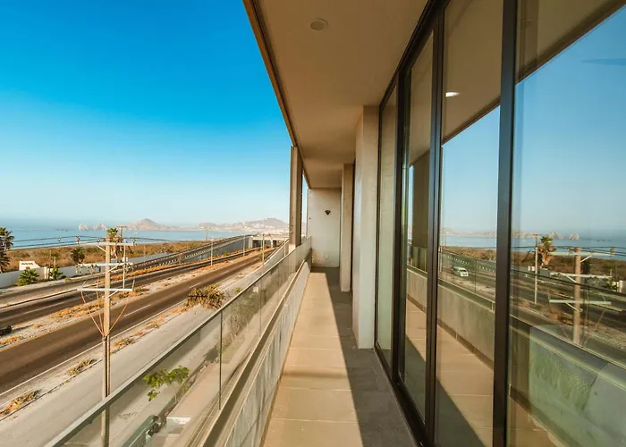 Apartment 1st Floor Sea Views And Rooftop Access To The Views In Cabo